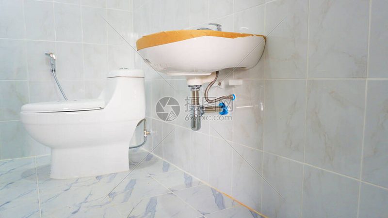 卫浴洁具安装费用主要包括以下几个部分：